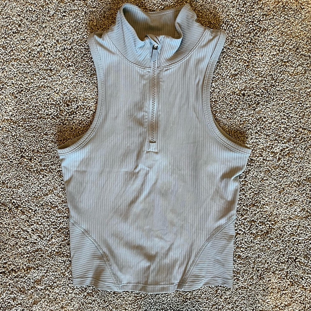 Lululemon crop top